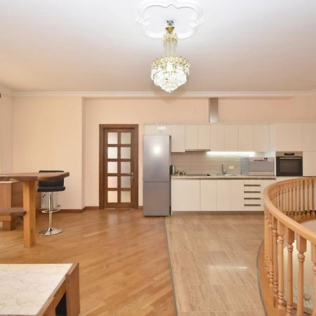 Homestay At City Center Jerevan Eksteriør billede