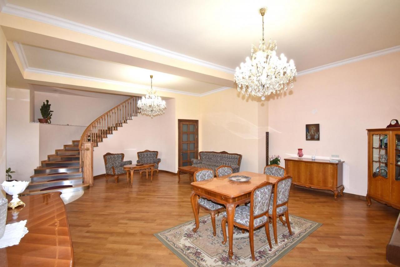 Homestay At City Center Jerevan Eksteriør billede