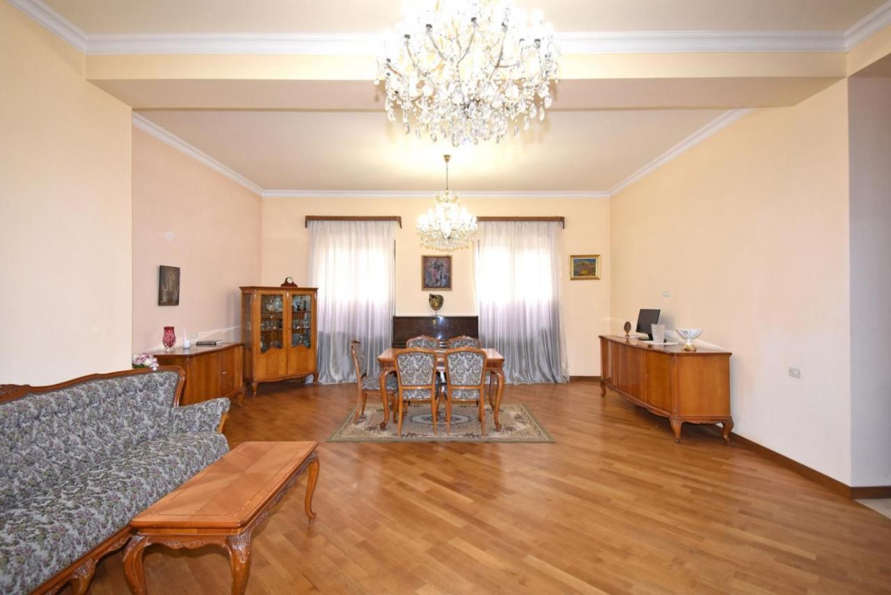 Homestay At City Center Jerevan Eksteriør billede