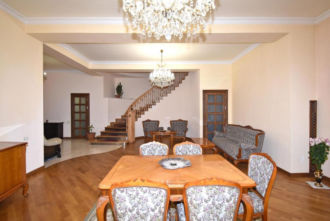 Homestay At City Center Jerevan Eksteriør billede
