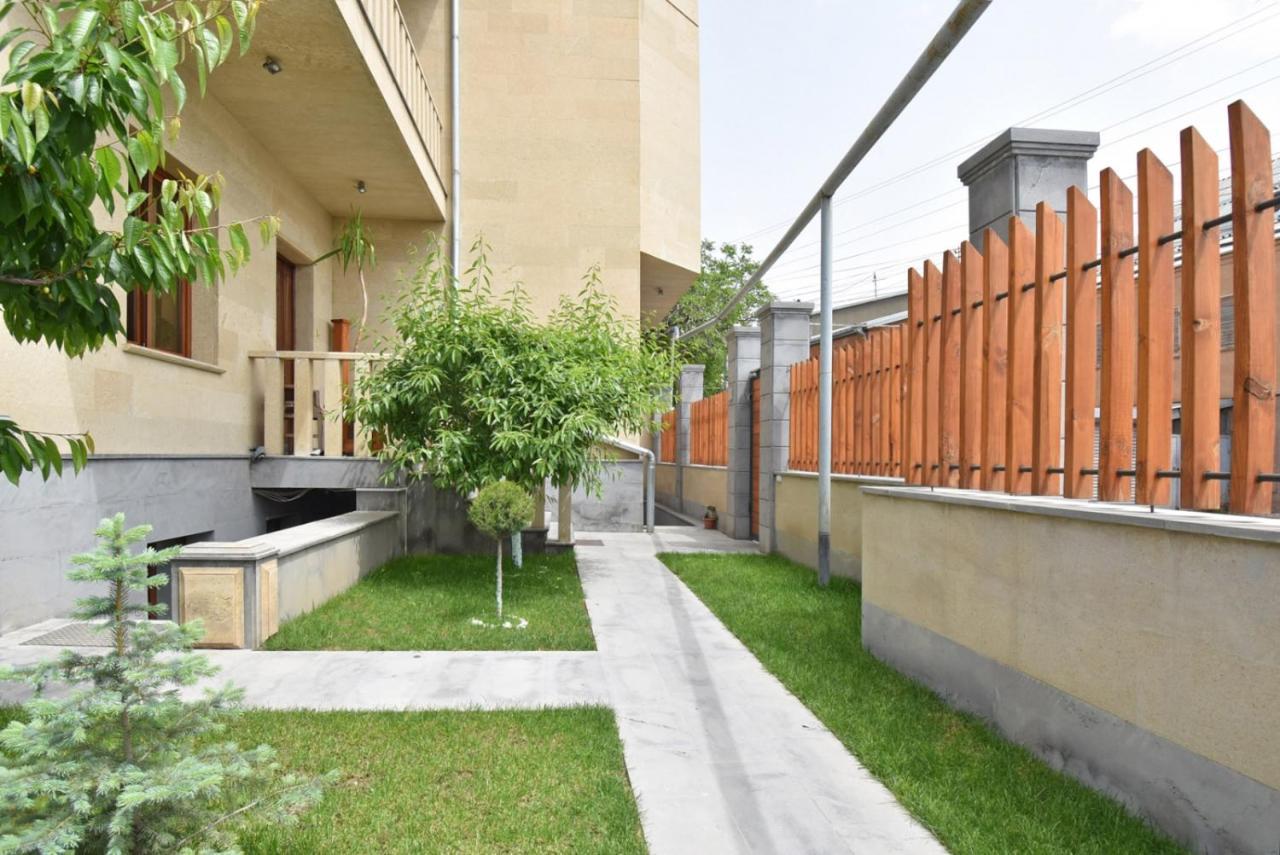 Homestay At City Center Jerevan Eksteriør billede
