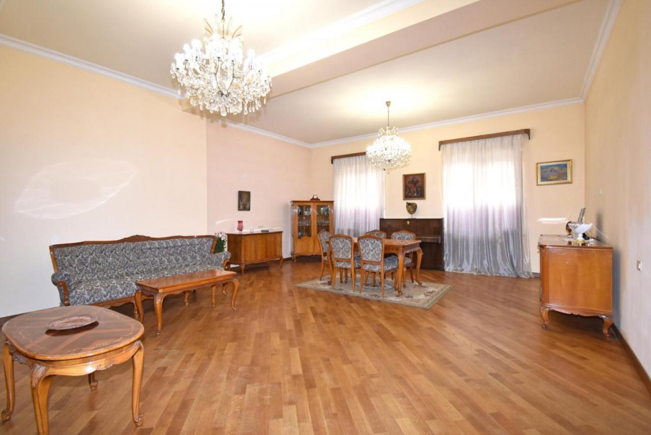 Homestay At City Center Jerevan Eksteriør billede