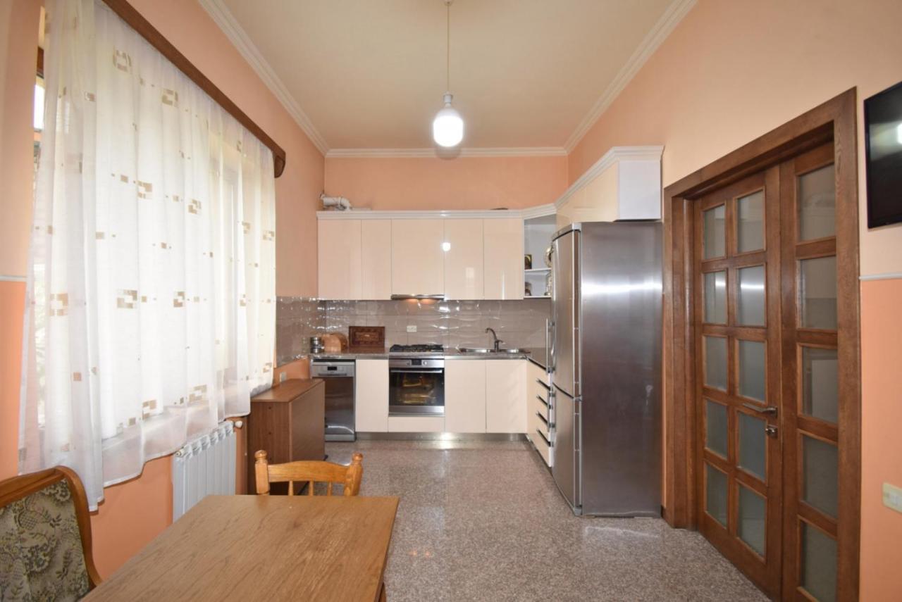 Homestay At City Center Jerevan Eksteriør billede