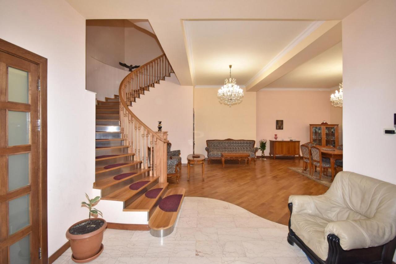 Homestay At City Center Jerevan Eksteriør billede