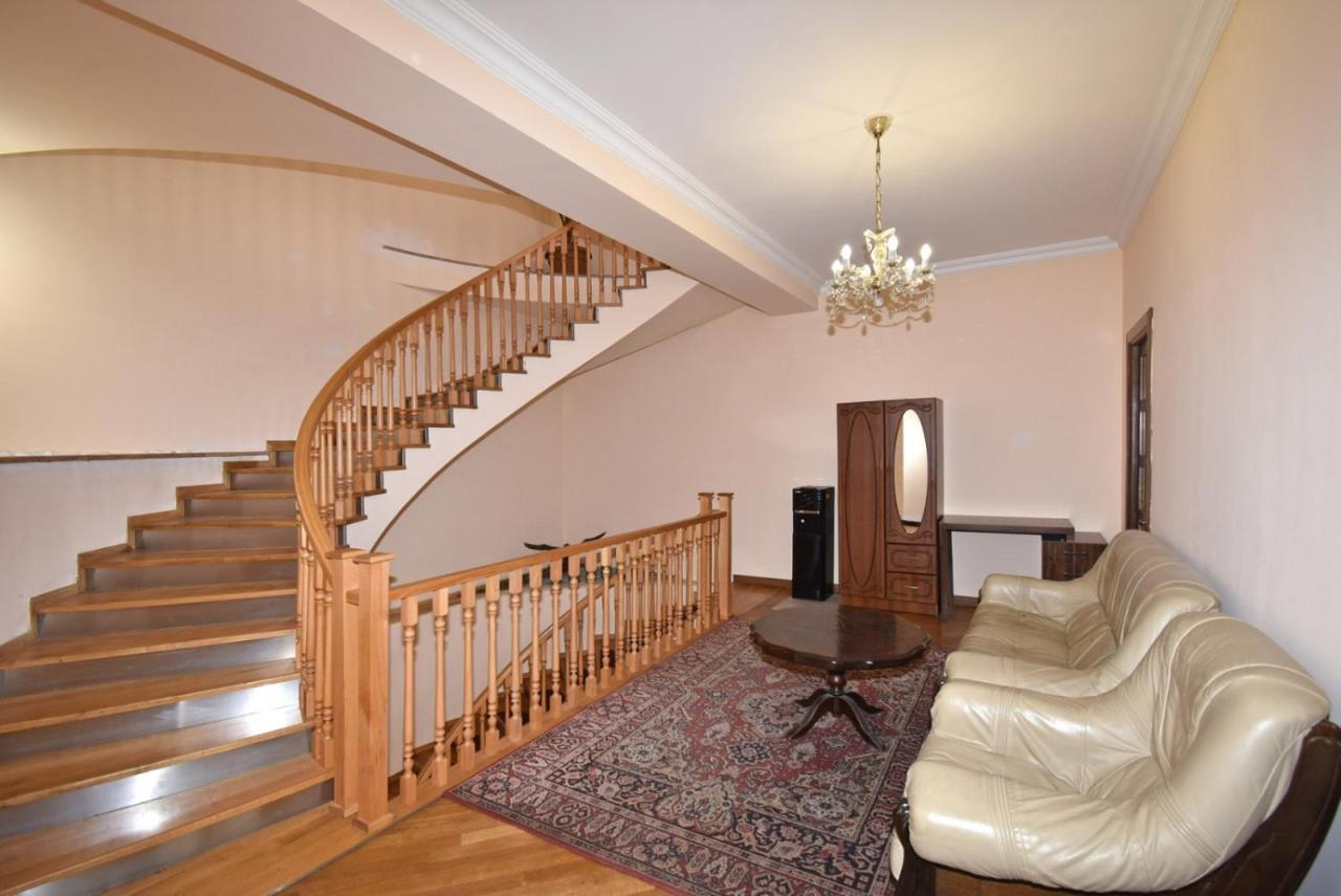 Homestay At City Center Jerevan Eksteriør billede