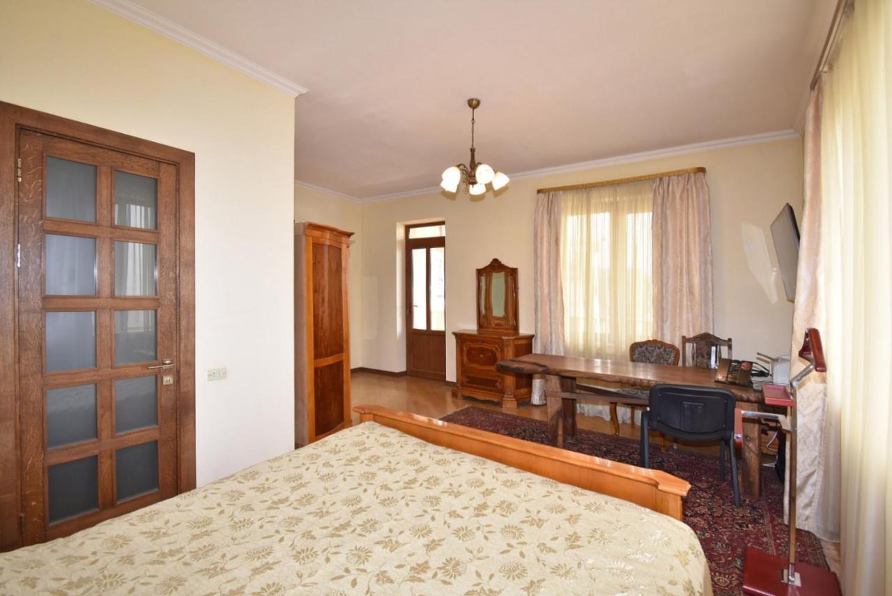 Homestay At City Center Jerevan Eksteriør billede